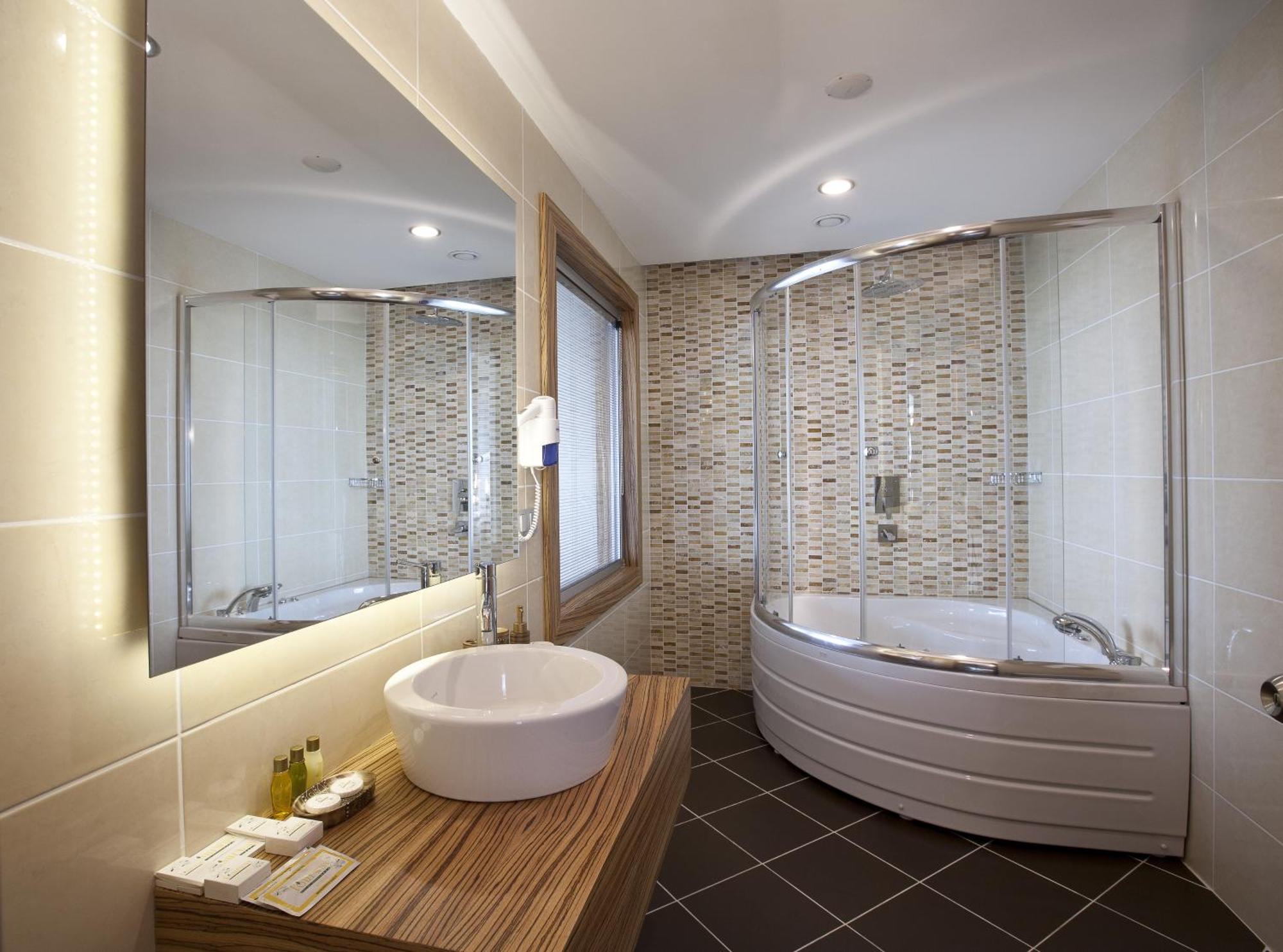 Fourway Hotel&Spa Dortyol Buitenkant foto